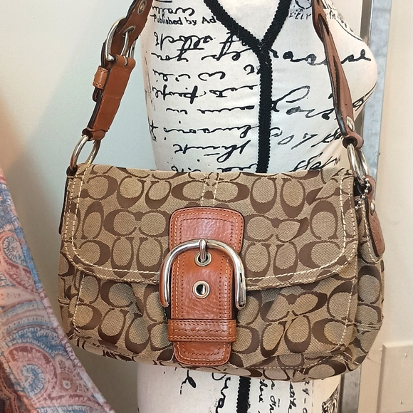 Coach Handbags - Coach shoulder bag